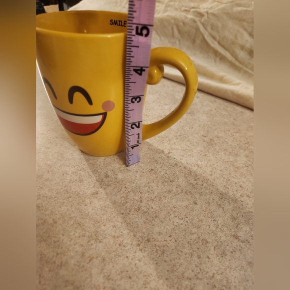 Yellow Smiley Face Mug - Picture 3 of 4